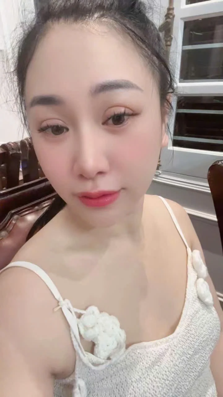Lisa Nuru Massage Full Service – Singaporean escort in Ho Chi Minh City — 3 / 10