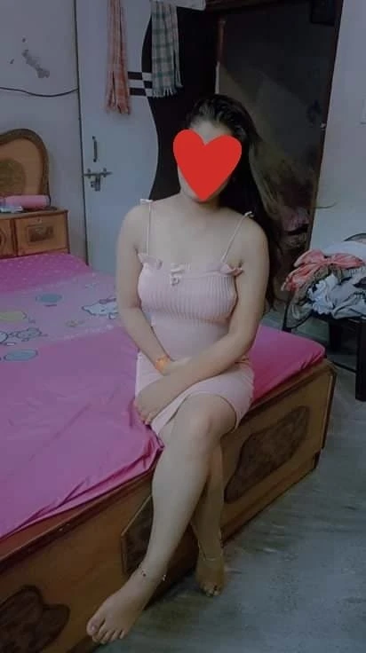 Pratima, Real Meet & Cam Session – Indian escort in Noida — 2 / 5