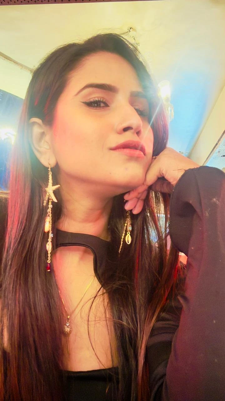 Neha Sharma GFE – Indian escort in Mumbai — 12 / 27