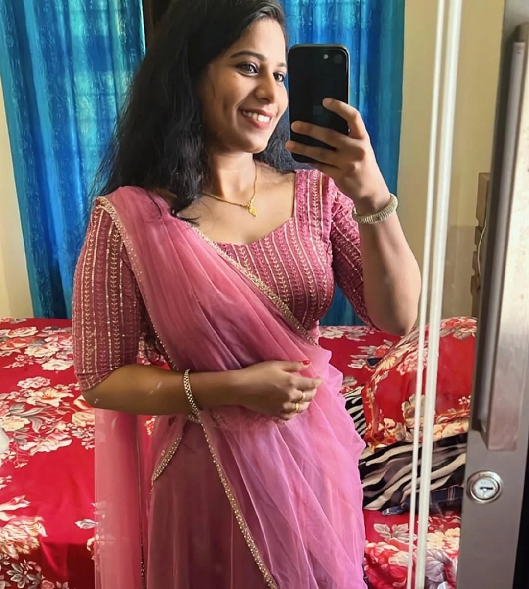 Indrani – Indian escort in Thiruvananthapuram — 3 / 5