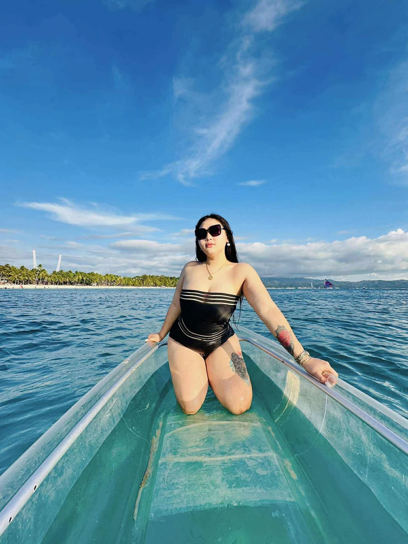 Young student just arrived (independent) – Filipino escort in Macao — 23 / 24