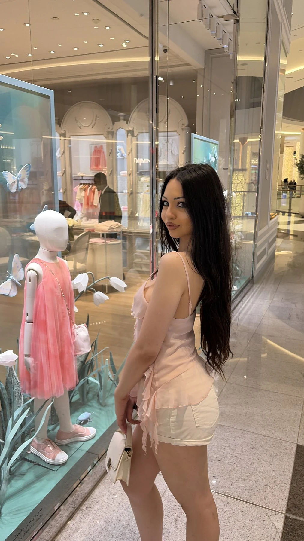 Isabel – Romanian escort in Bucharest — 7 / 13