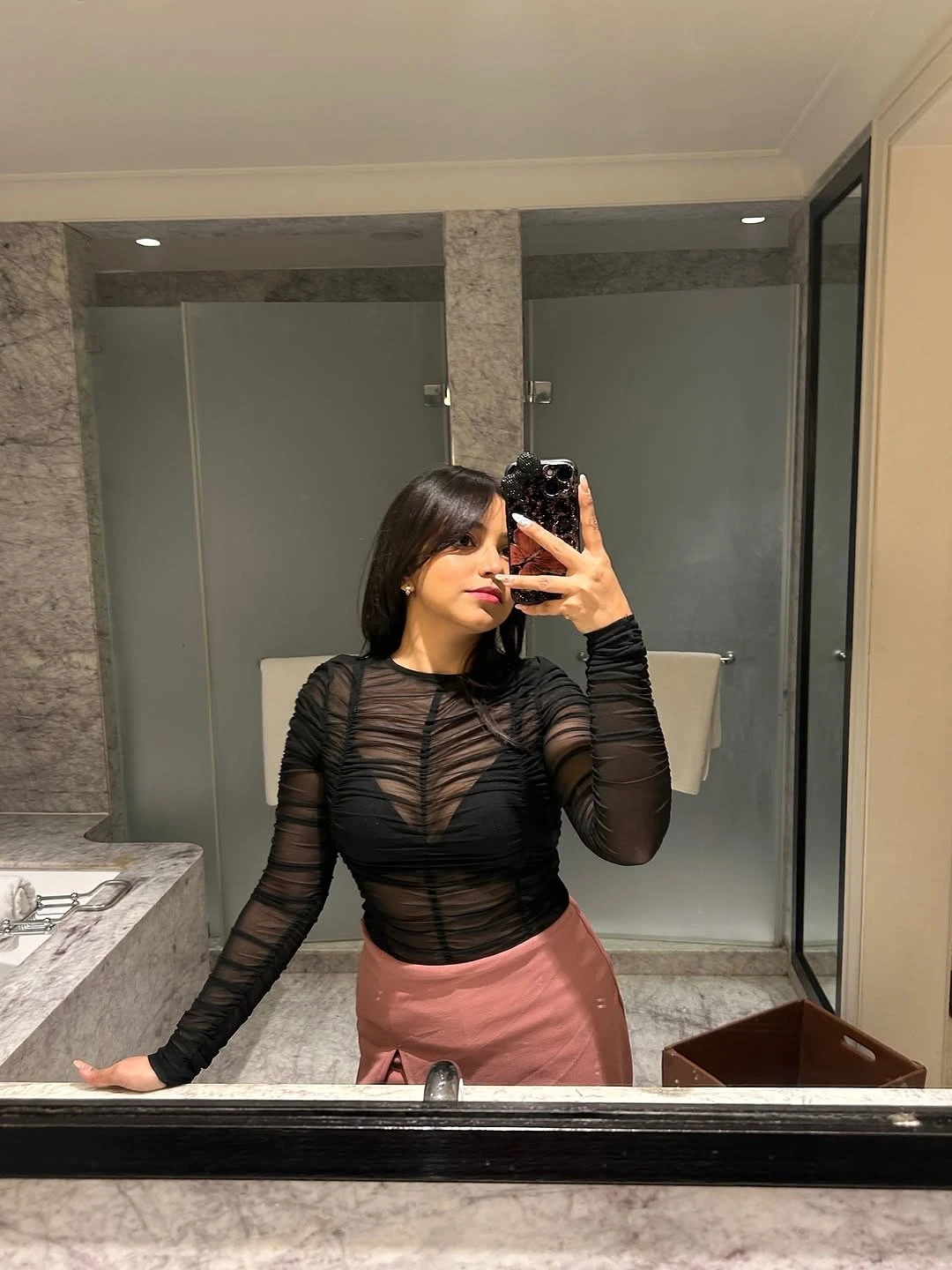 Isha – Indian escort in Visakhapatnam — 6 / 7