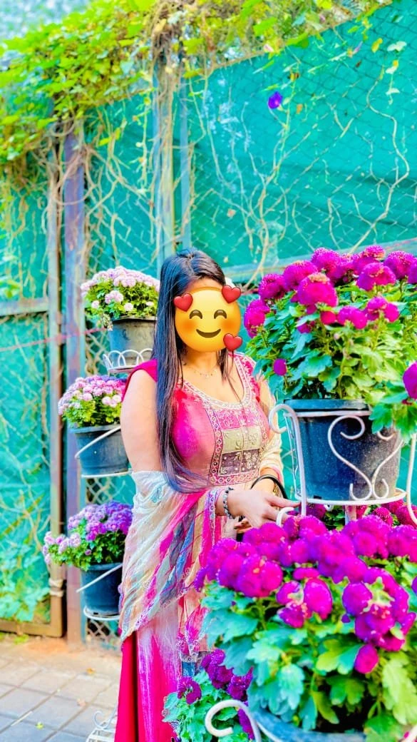 Kashis Genuine Girl Real Meet & Cam Show – Indian escort in Bangalore — 2 / 5