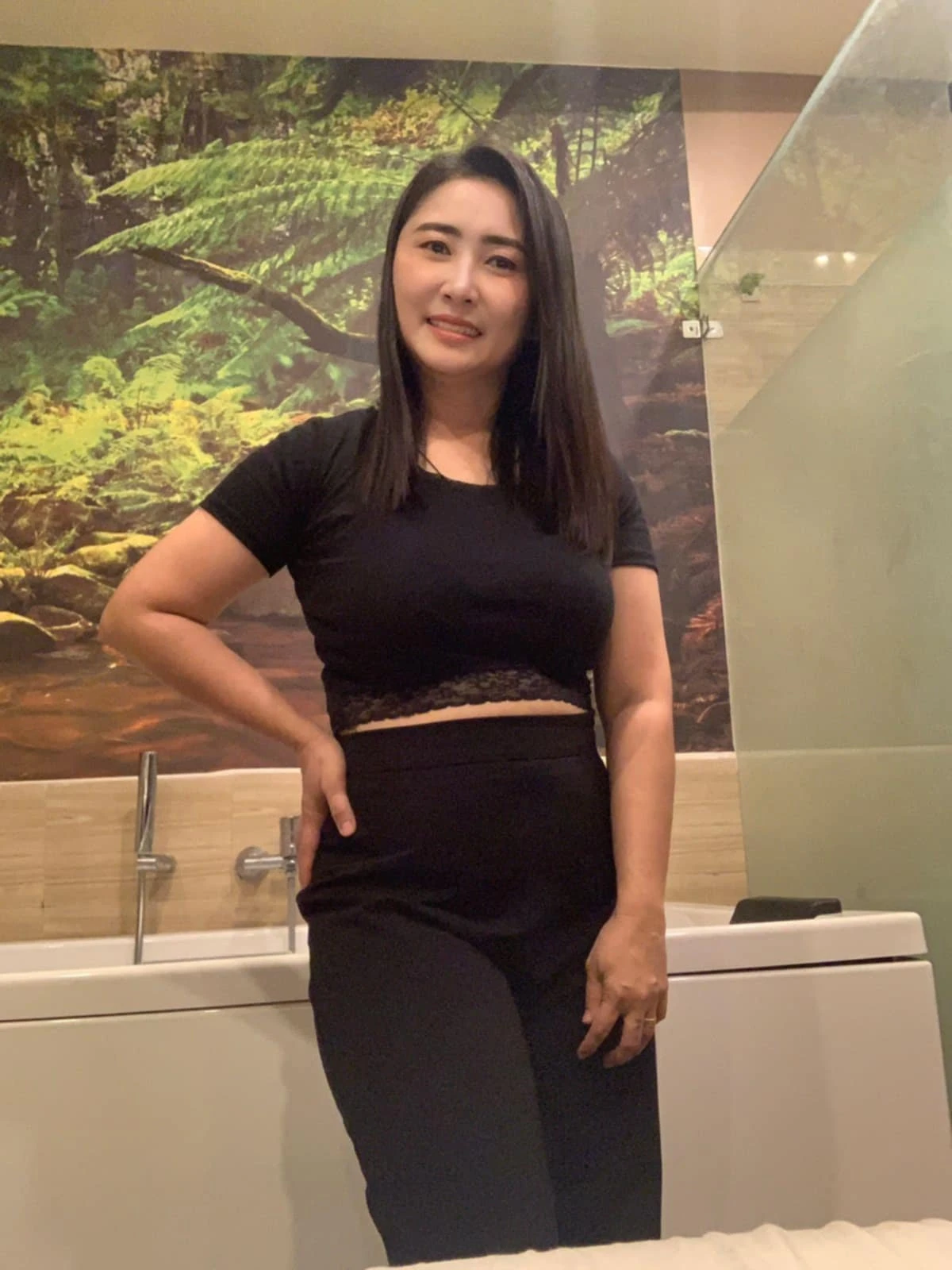 Juicy Aelina – Thai adult performer in Kolkata, Escort, Kolkata