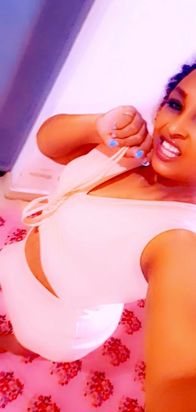 Jacky – South African escort in Jaipur — 2 / 4
