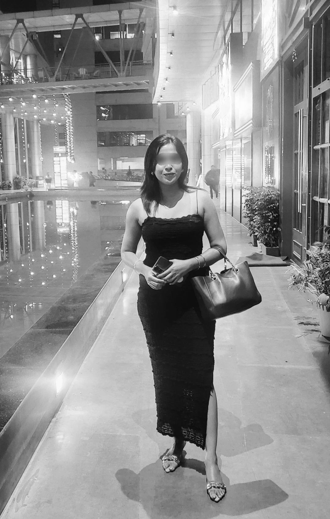 P27 – Indian escort agency in Kolkata — 1 / 2