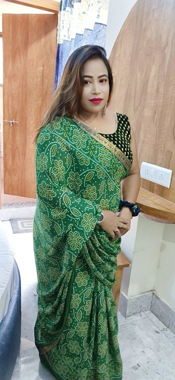 Himani Joshi – Indian escort in Kolkata — 2 / 4