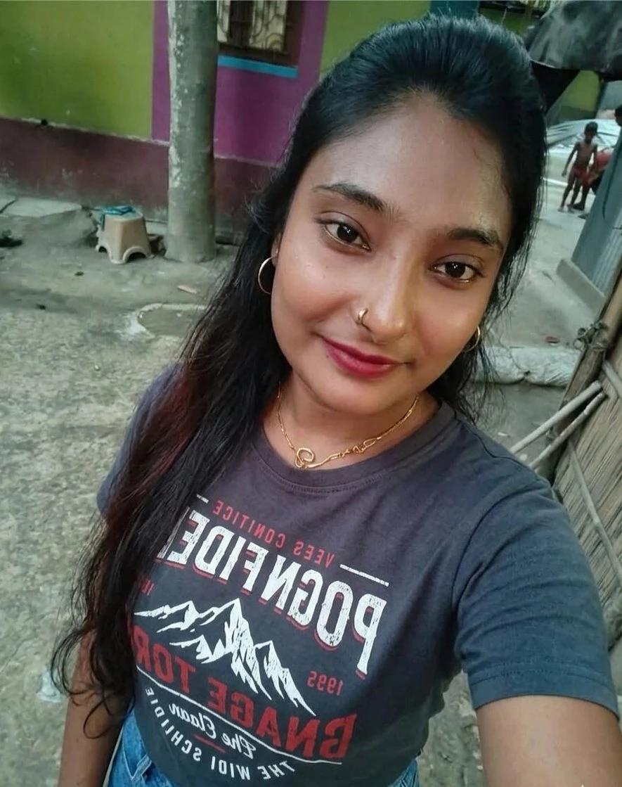 ❣️Cam and Real Meet Trisha❣️ – Indian escort in Hyderabad — 5 / 7