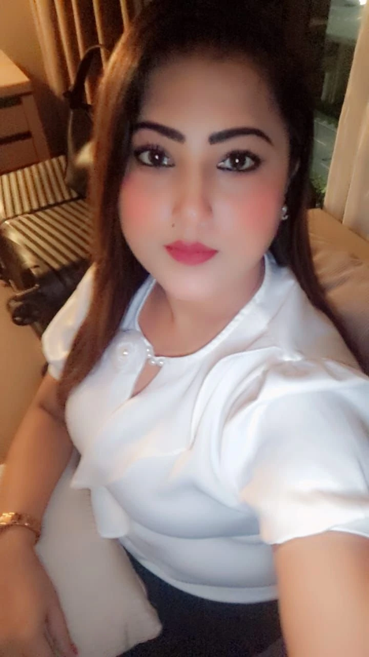 Soniya Roy – Indian escort in Hyderabad — 5 / 8