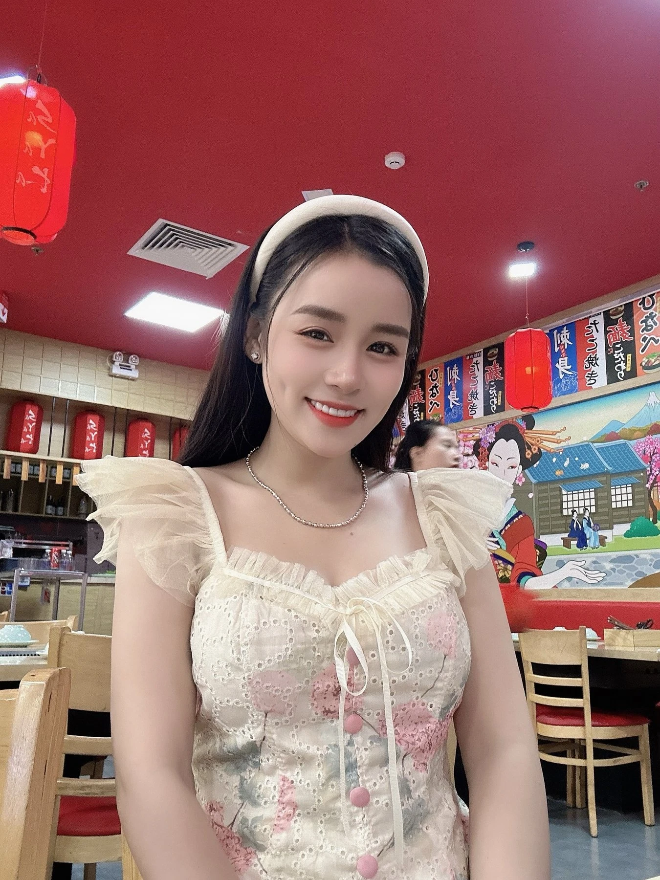 Suri – Vietnamese escort agency in Ho Chi Minh City — 15 / 24