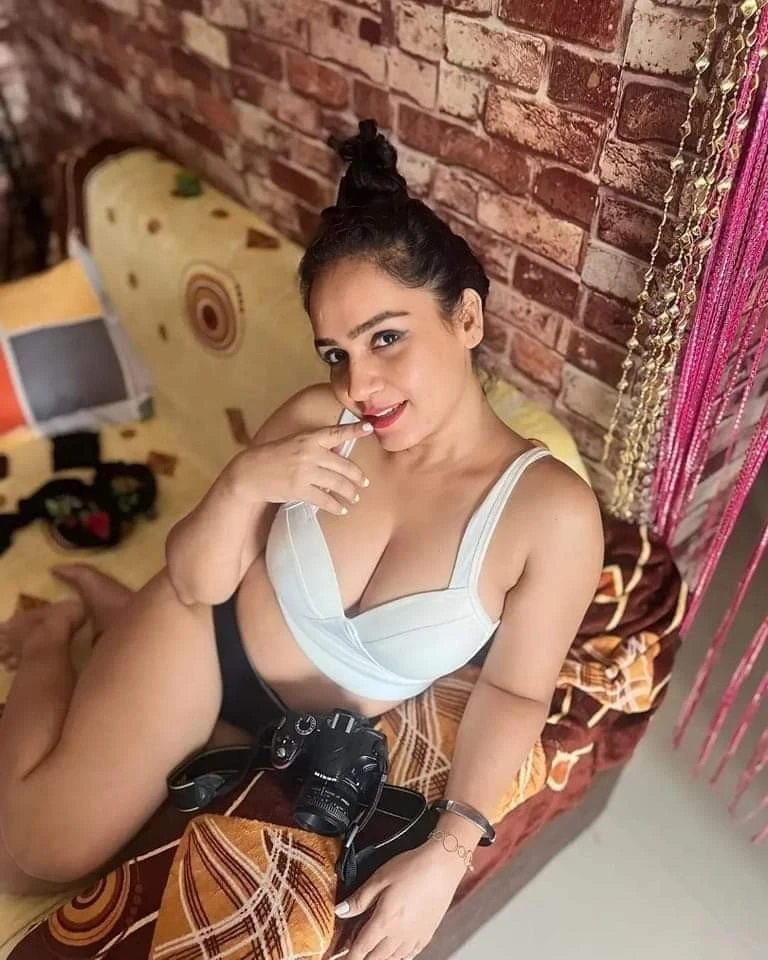 LUDHIANA MICKY 𝟵𝟴𝟓𝟓𝟬𝟰𝟐𝟬𝟰𝟬 – Indian escort in Ludhiana — 3 / 5