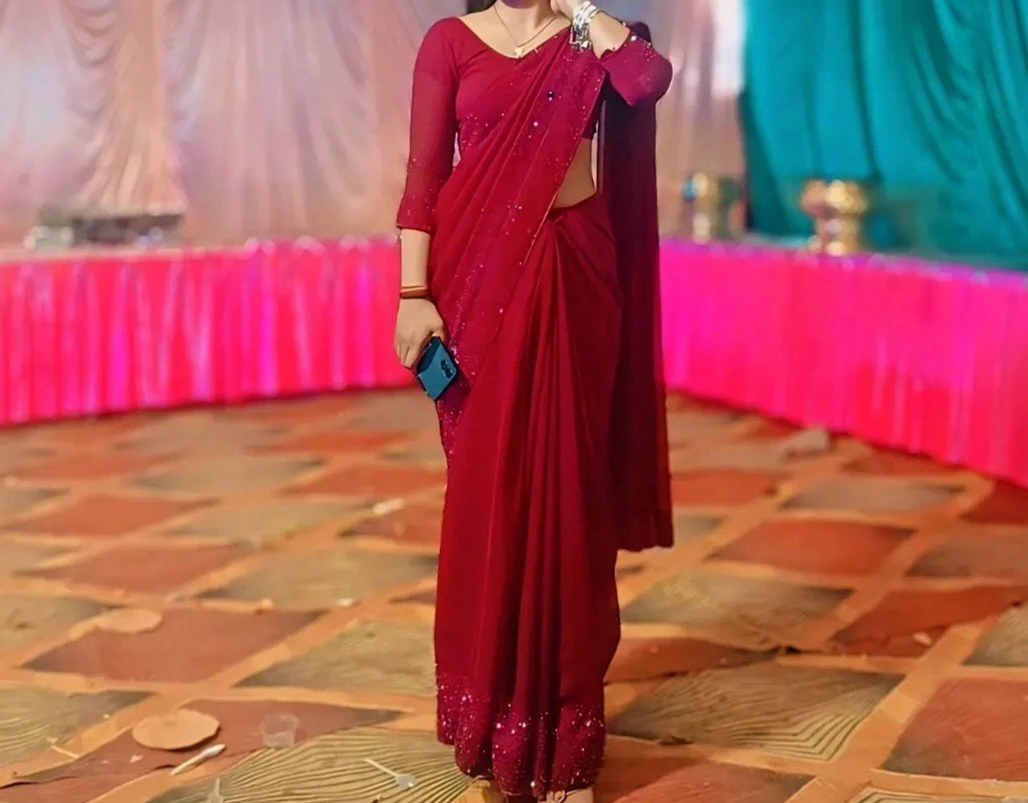 Anshika From Noida – escort in Noida — 3 / 5