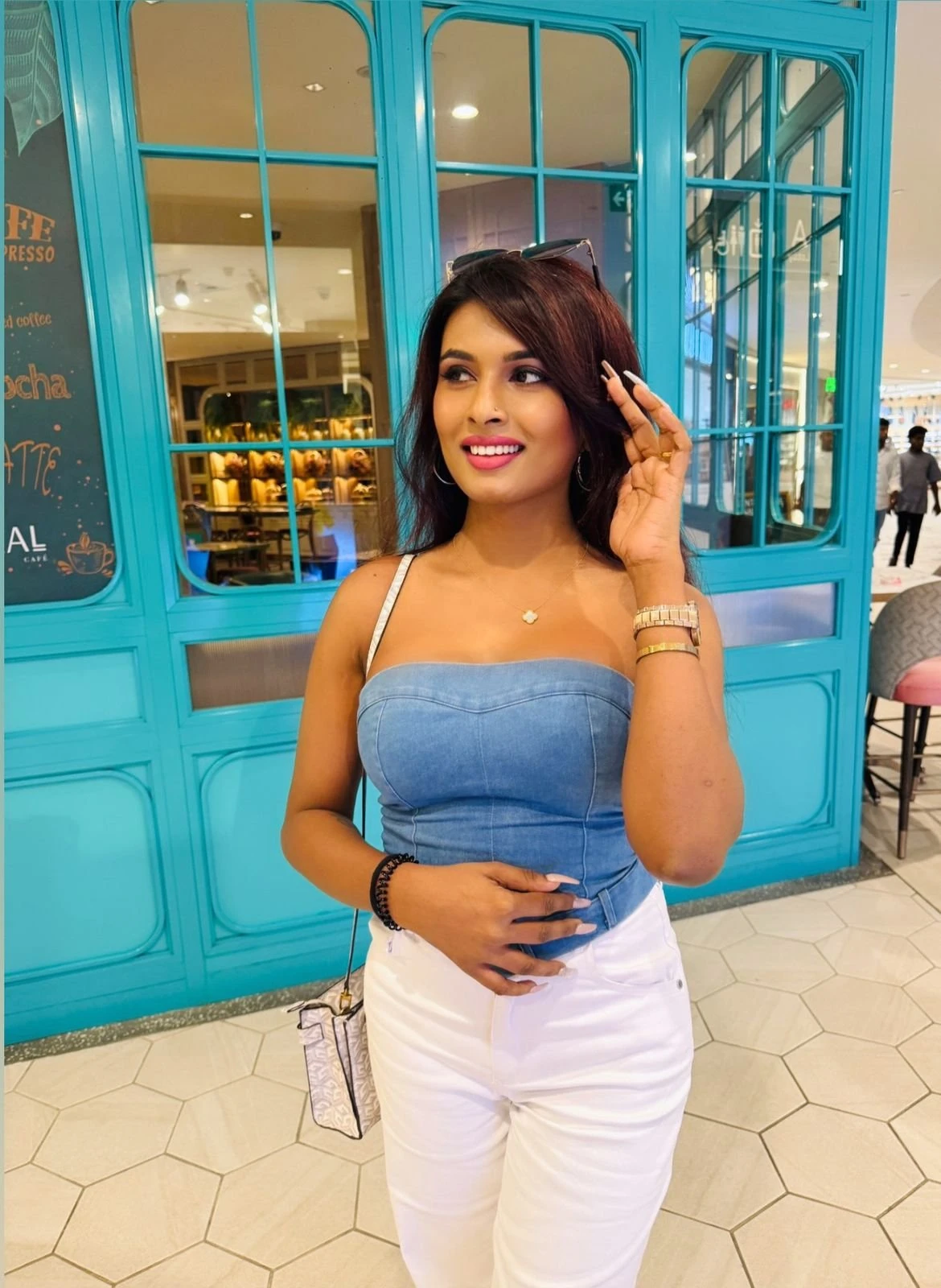 Amadi GEF & CAM – Sri Lankan escort in Colombo — 16 / 27