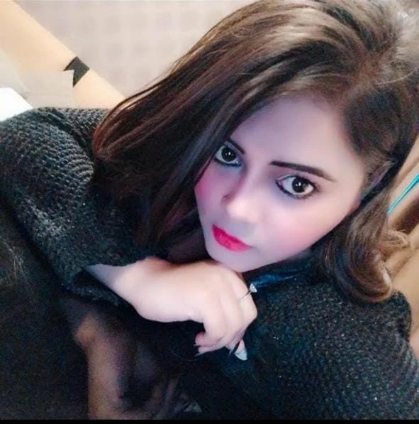Pooja Cash on Deliver – Indian escort in Pune — 4 / 5