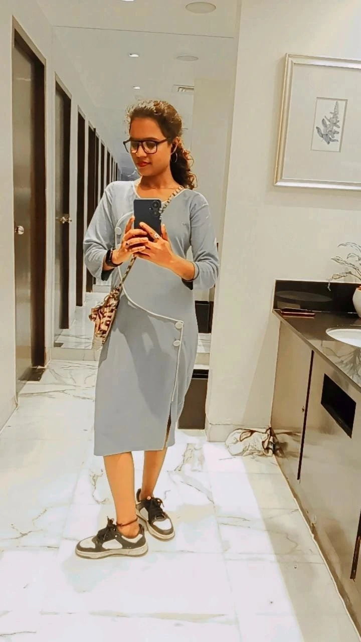 Real Meet & Cam – Indian escort in Mumbai — 1 / 2