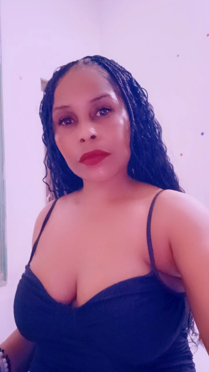 Diana – Tanzanian escort in New Delhi — 1 / 2