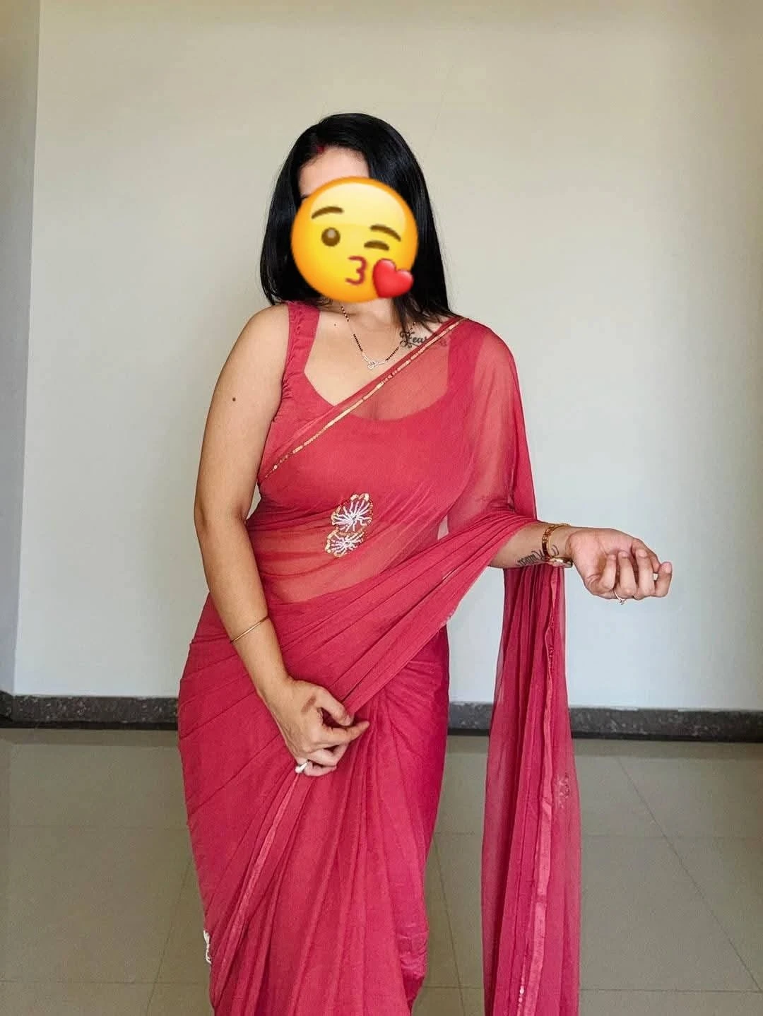 SUNAINA CAM QUEEN /MEET BIG BOOBS – Indian escort in New Delhi — 10 / 22