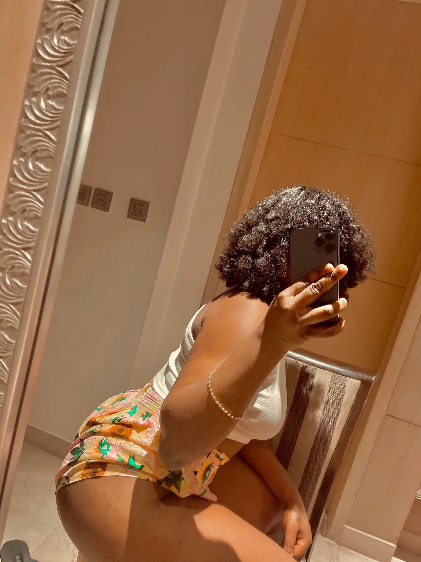 Chelsea – Nigerian escort in Mumbai — 7 / 9