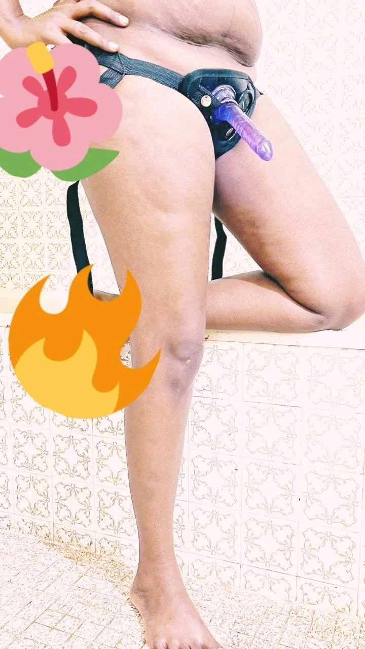 cam with toys, linger/ bi sex/ misterss/ – Sri Lankan escort in Colombo — 2 / 21