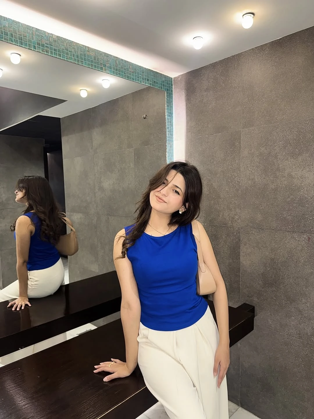 Aayushi – Indian escort in New Delhi — 3 / 5