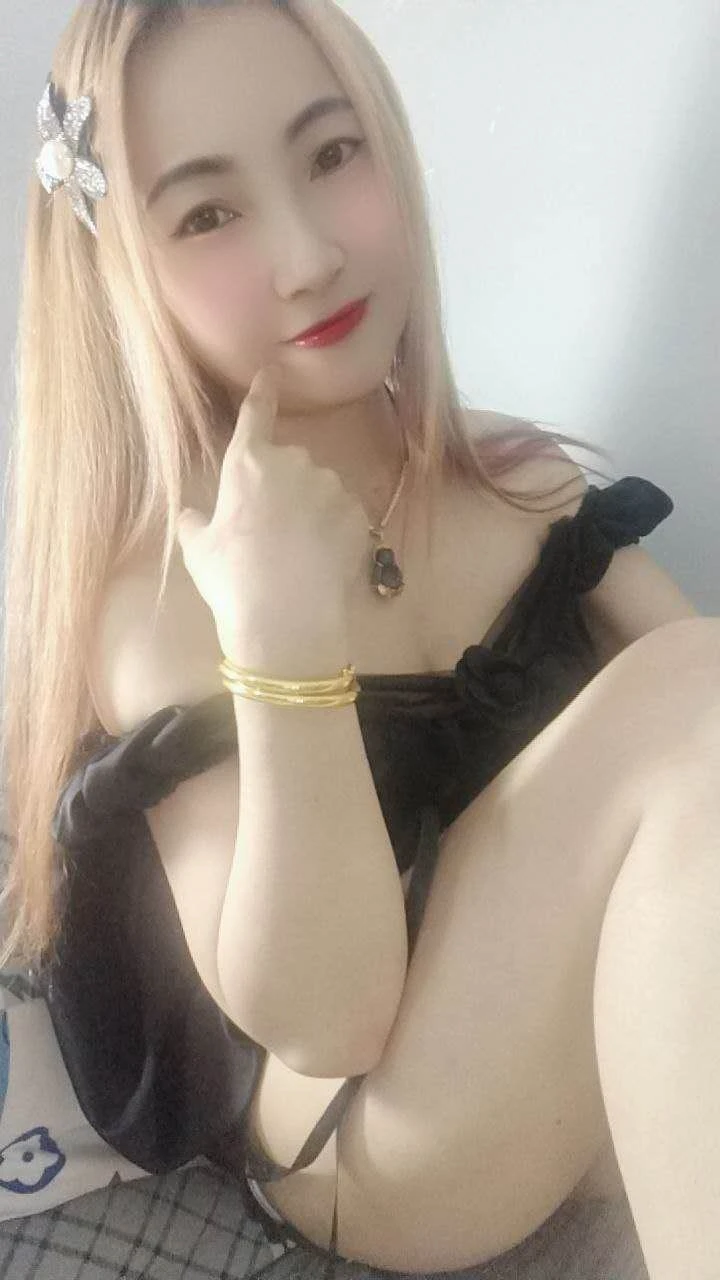 Kiki – Vietnamese escort in Hanoi — 7 / 8