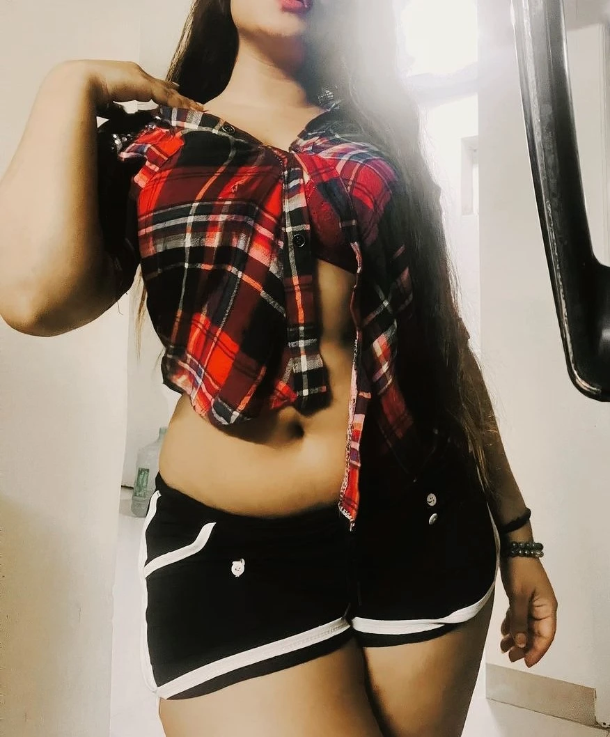 Nishu – Sri Lankan escort in Colombo — 3 / 7