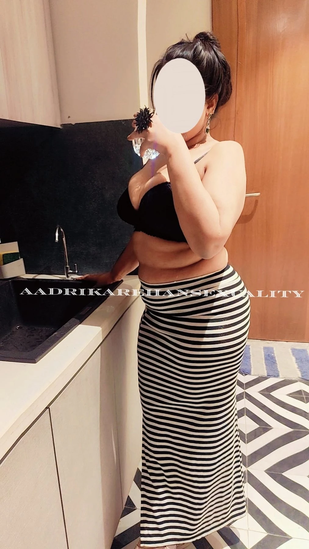 Aadrikarehansexuality Milf Aadrika – Indian escort in Noida — 4 / 11