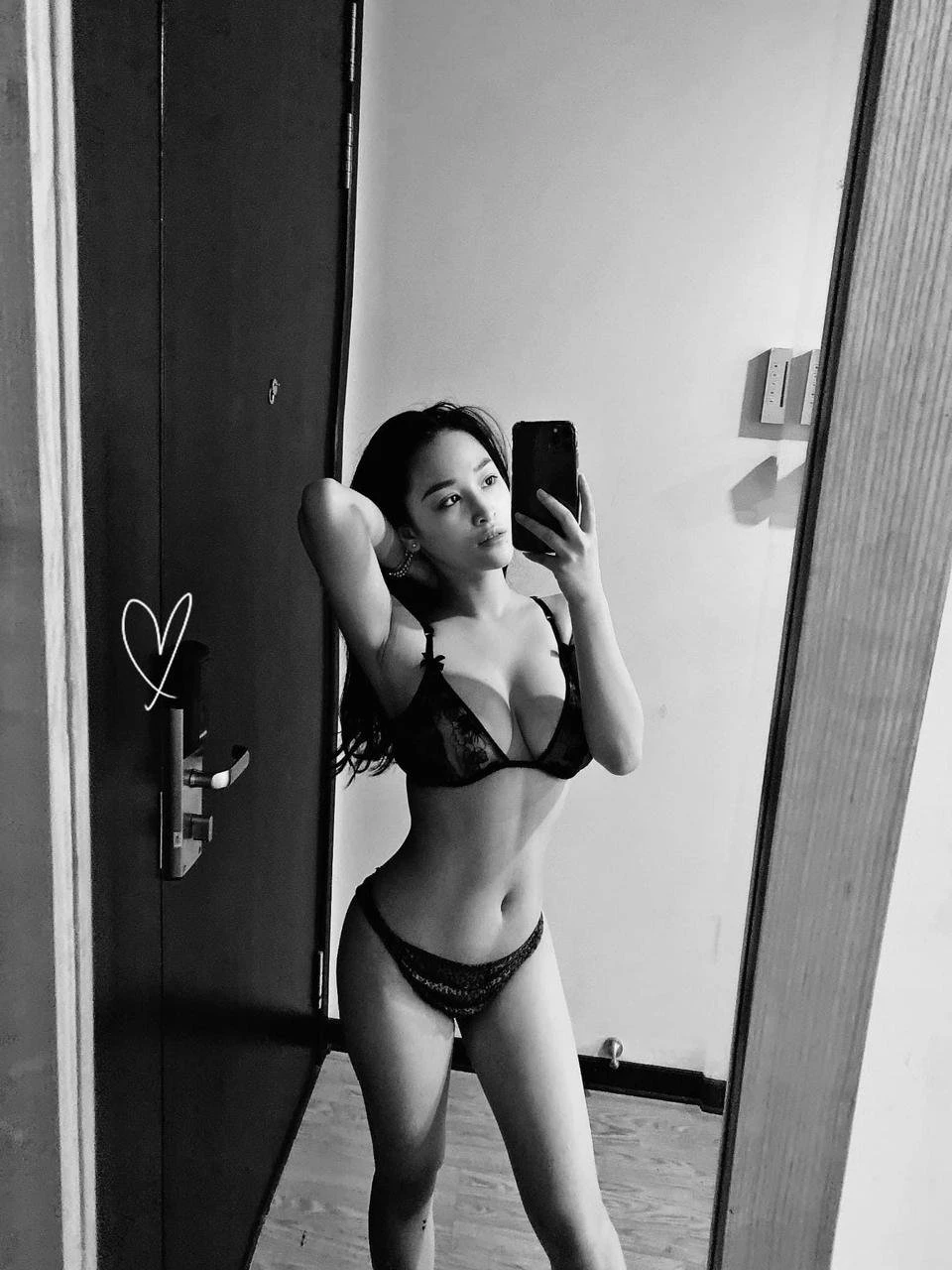 Phoenix – Vietnamese escort in Phu Quoc — 5 / 7