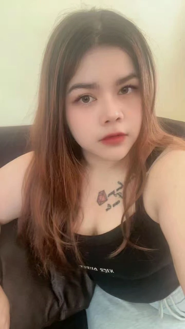 Lisa – North Korean escort in Mauritius — 2 / 3