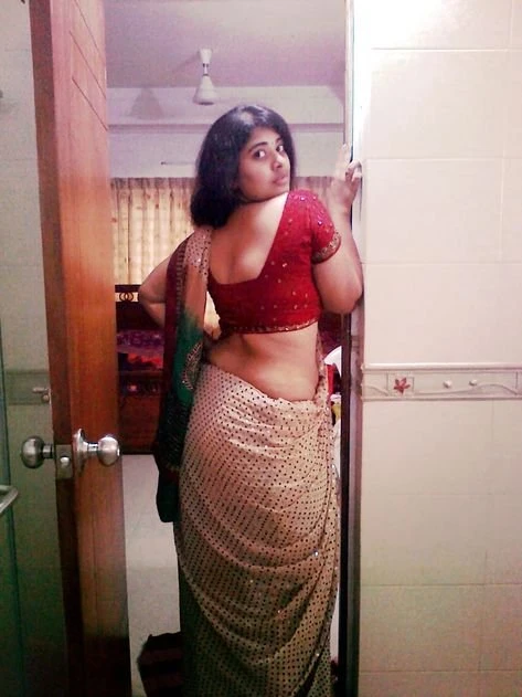 Surbhi – Indian escort in New Delhi — 1 / 2