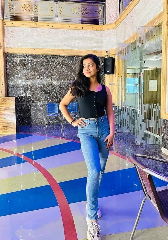 Alisha Sharma – Indian escort in Mangalore — 2 / 4