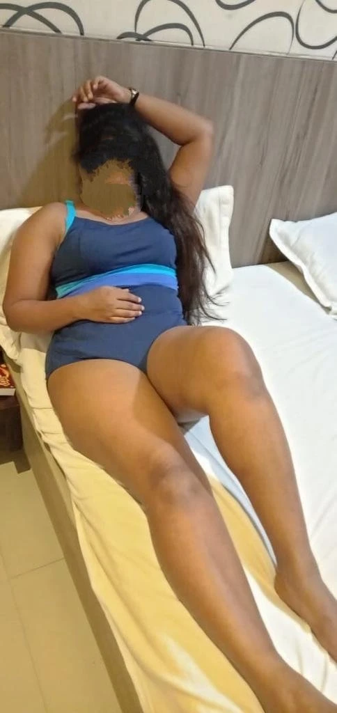 Simy Khan – Indian escort in Mumbai — 2 / 11
