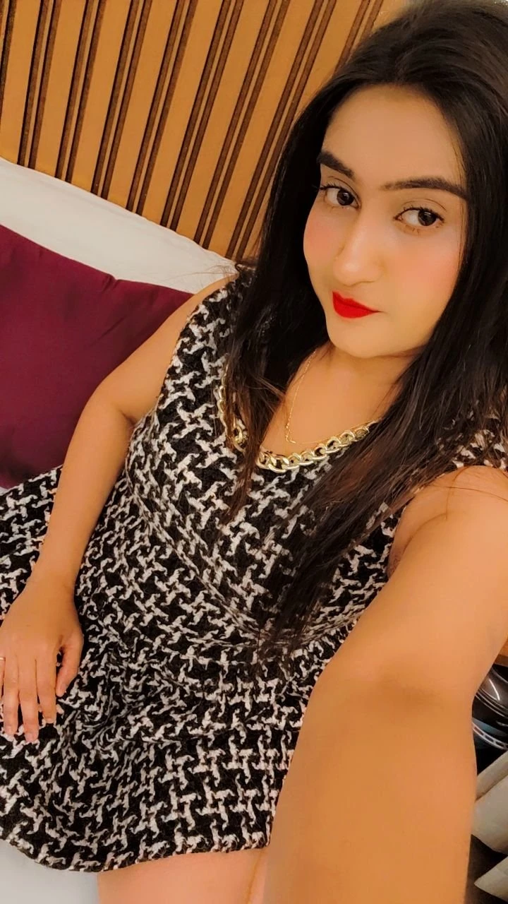 Anu Real Meet and Camshow – Indian escort in Mumbai — 4 / 5