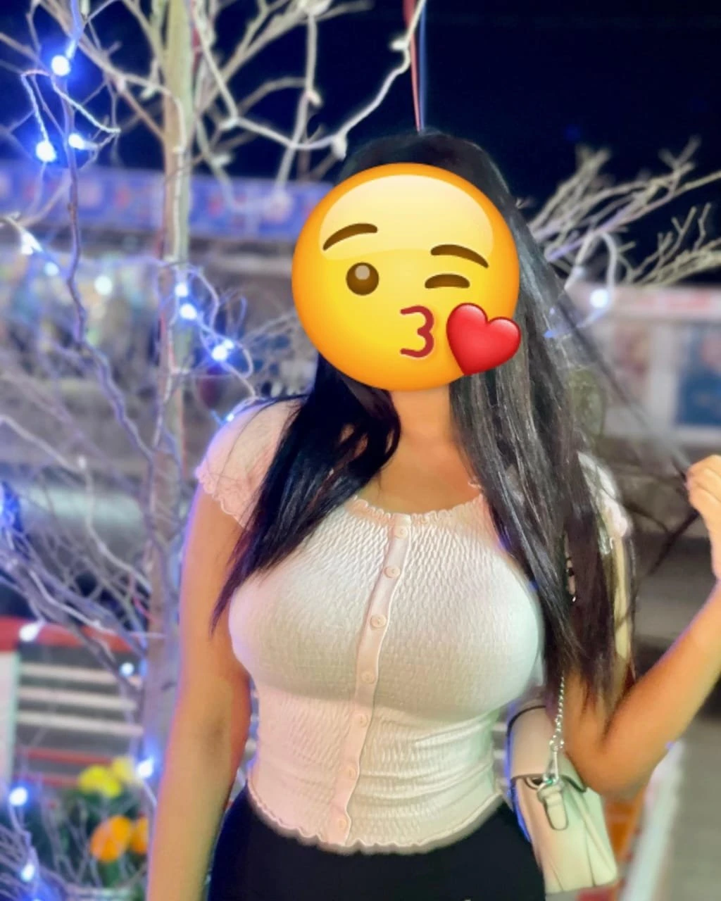 Aditi Independent Meet and Cam – Indian escort in New Delhi — 3 / 5