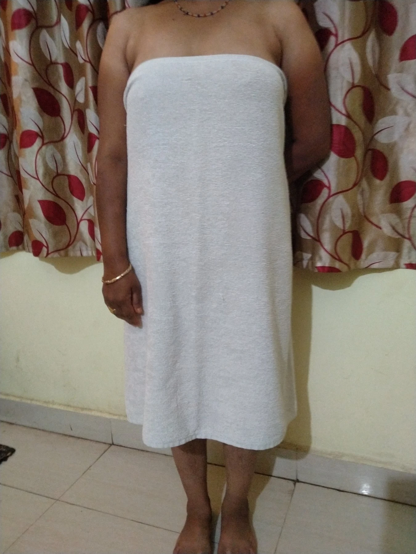 Sonali Pawar – Indian escort in Pune — 1 / 4