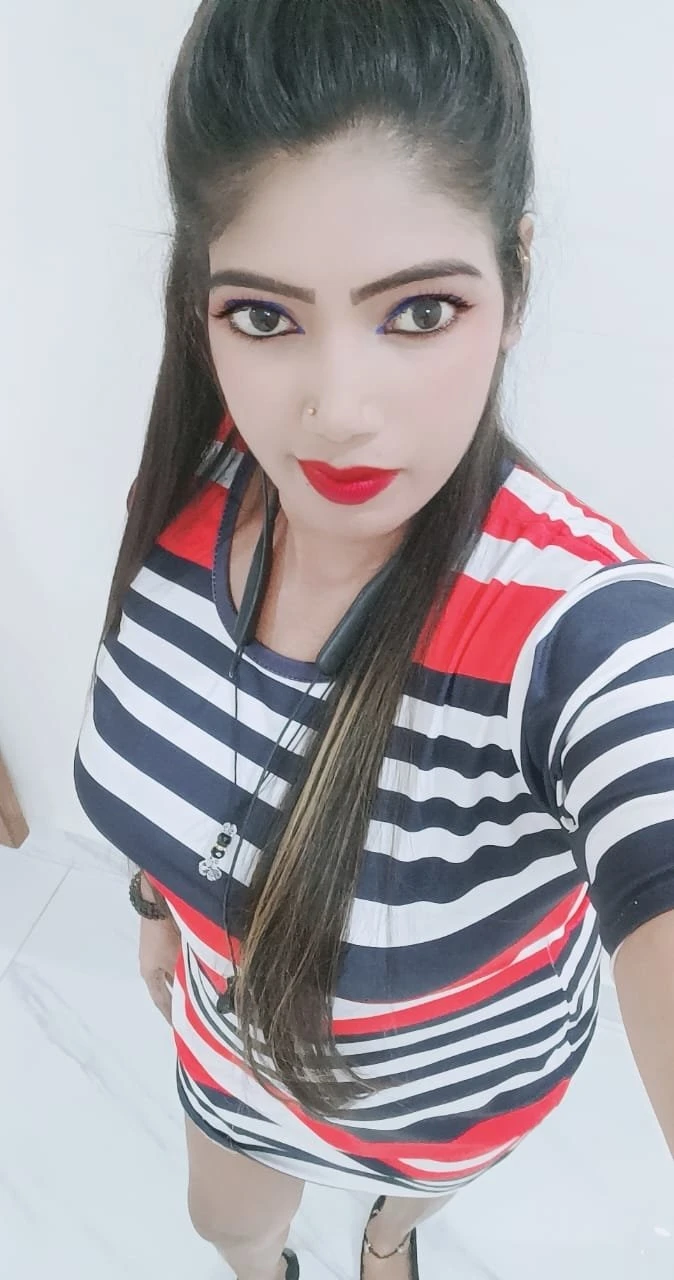 Priya Cam Show and Real Meet – Indian escort in Hyderabad — 2 / 5