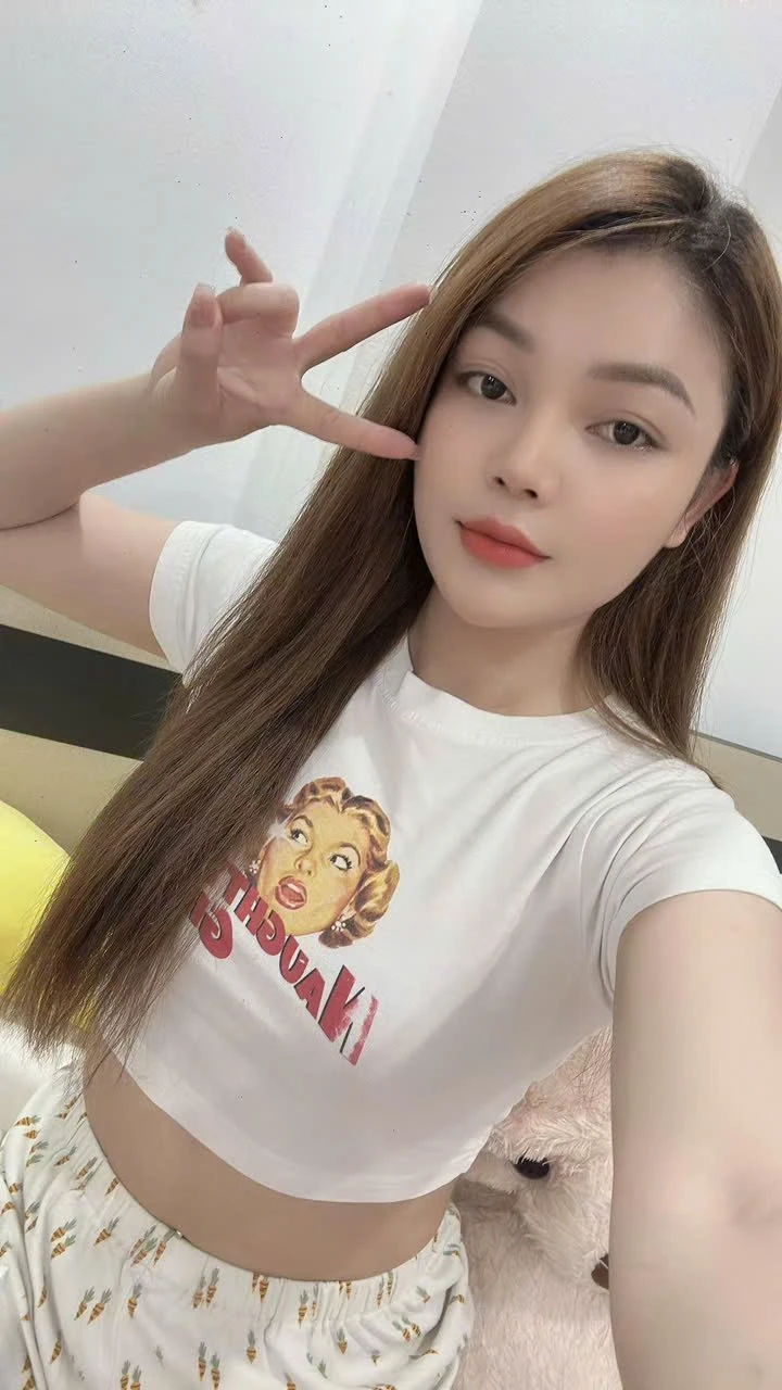 Cà Rốt – Vietnamese escort in Hanoi — 3 / 5