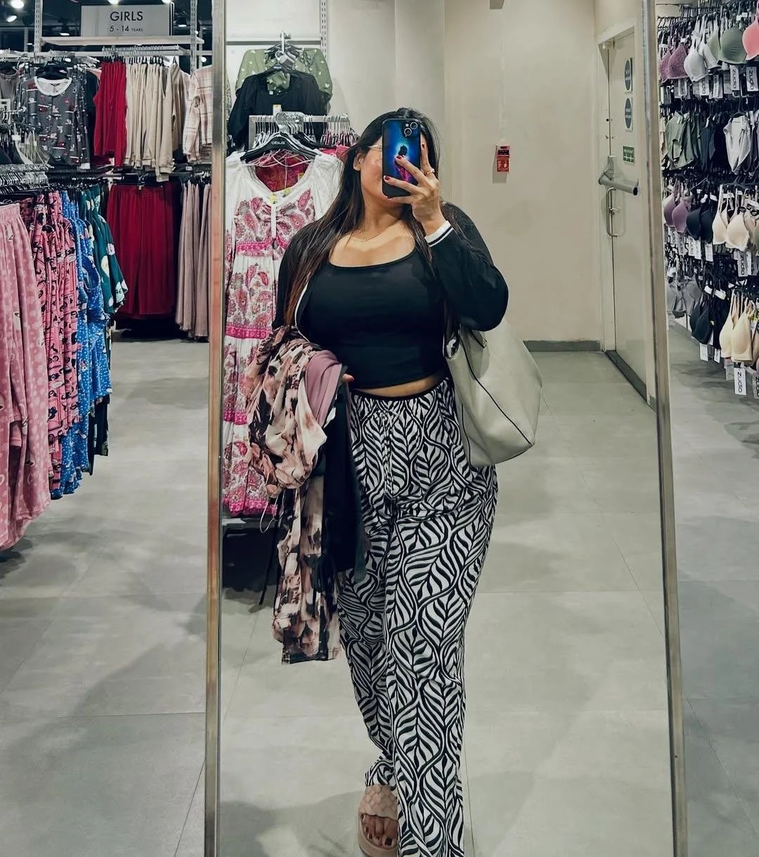 NO ADVANCE - Direct Pay To Girl In Hotel – Indian escort in Noida — 2 / 5
