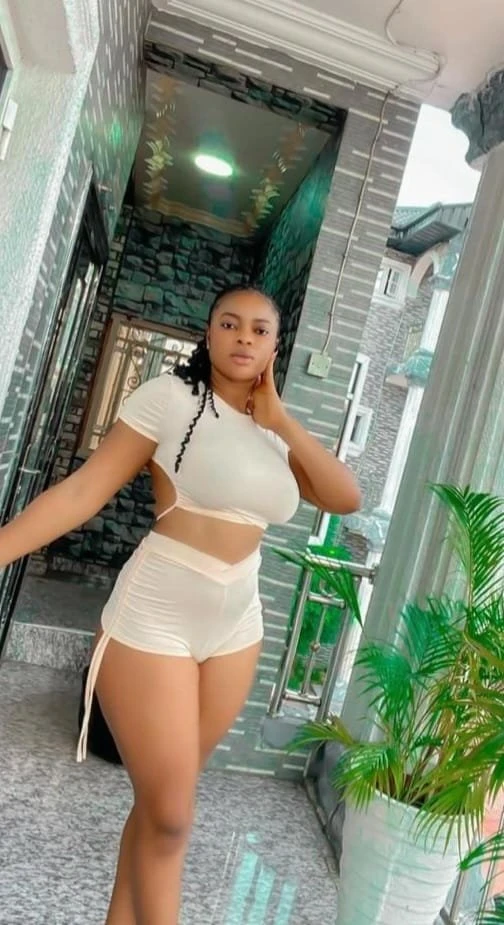 Phyna – South African escort in Beirut — 3 / 4