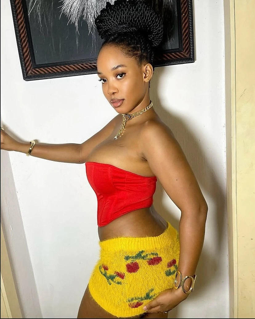 Sandra, Curvy Big Booty ☘️ – South African escort in Kolkata — 3 / 4
