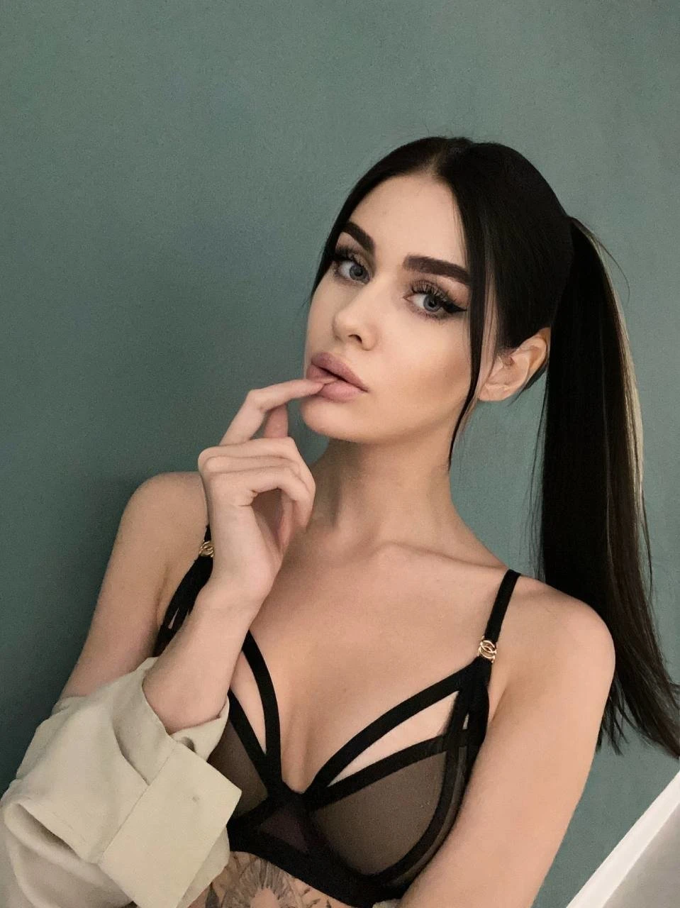 Susan – Russian escort in Montenegro — 3 / 12