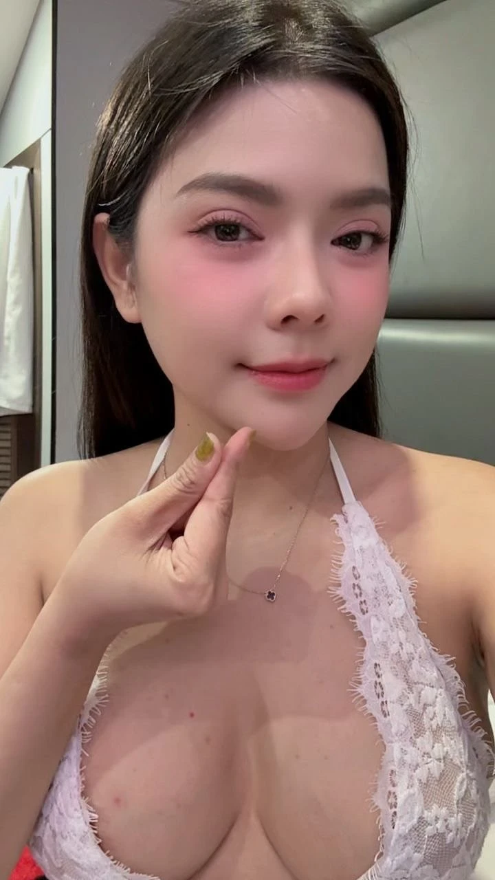 Nana – Thai escort in Mauritius — 1 / 2