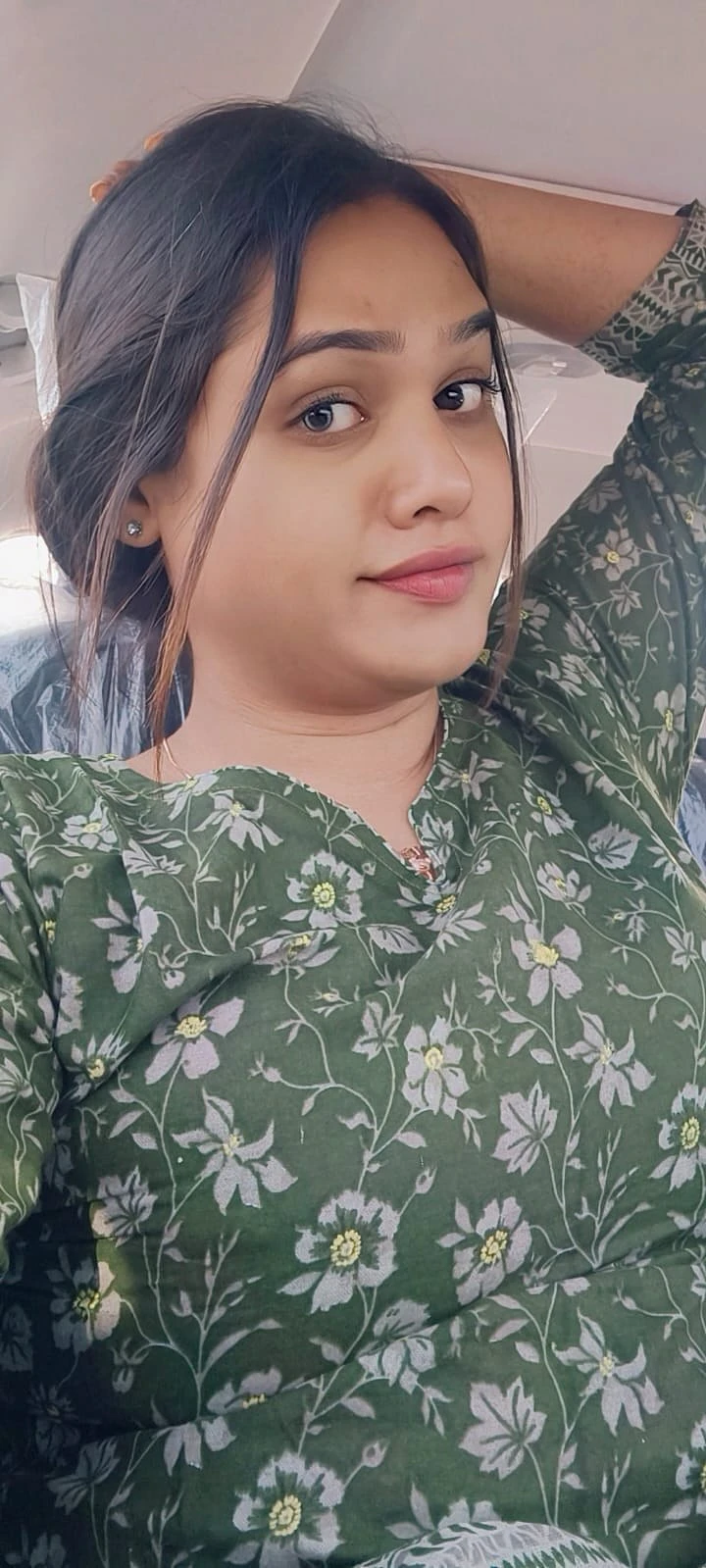 Niyaa – Indian escort in Hyderabad — 4 / 5