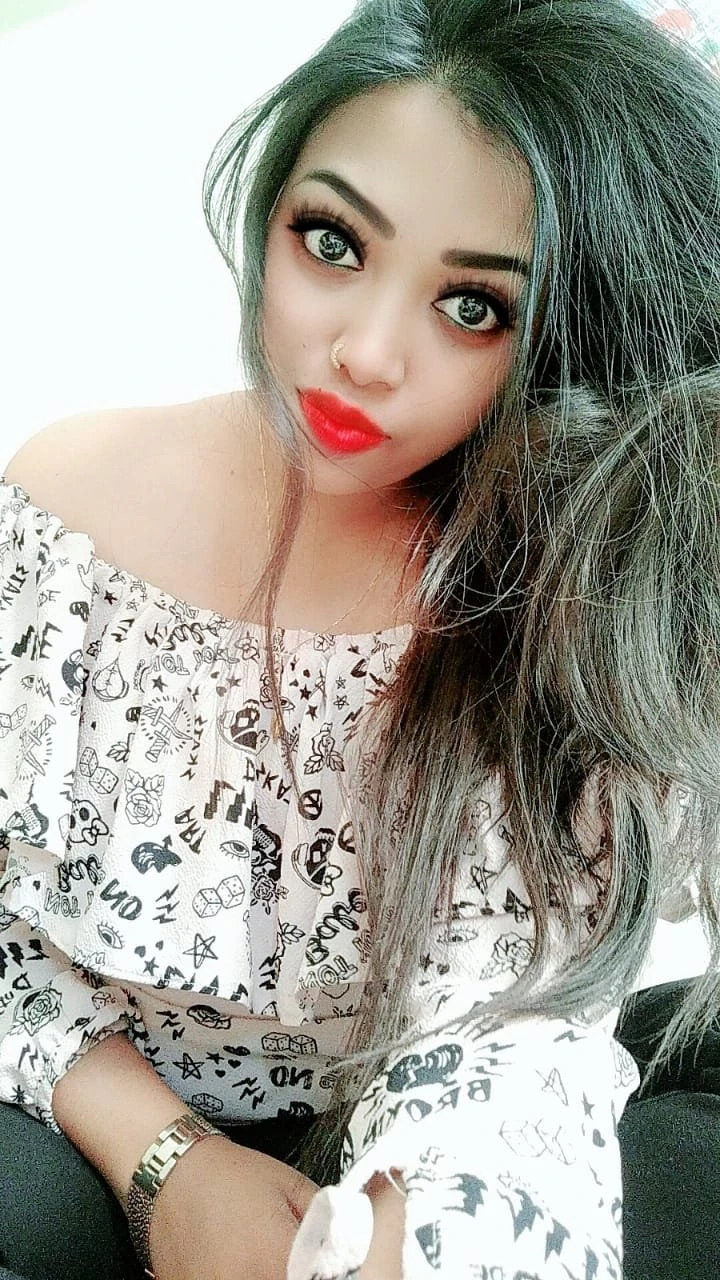 Yogita Singh – Indian escort in Mumbai — 3 / 4