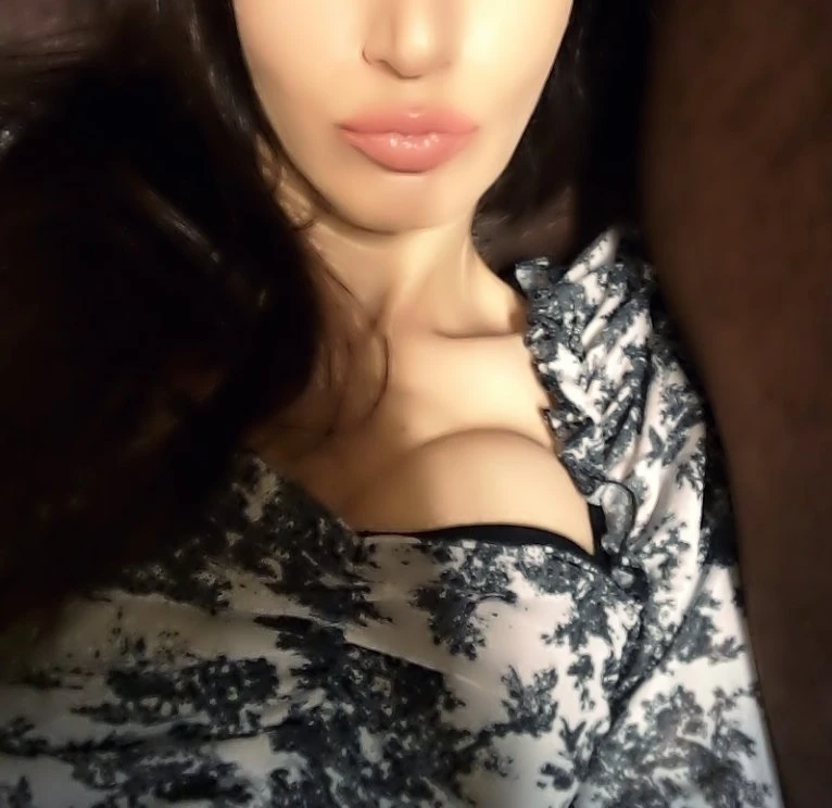 Neena – escort in Dublin — 5 / 7