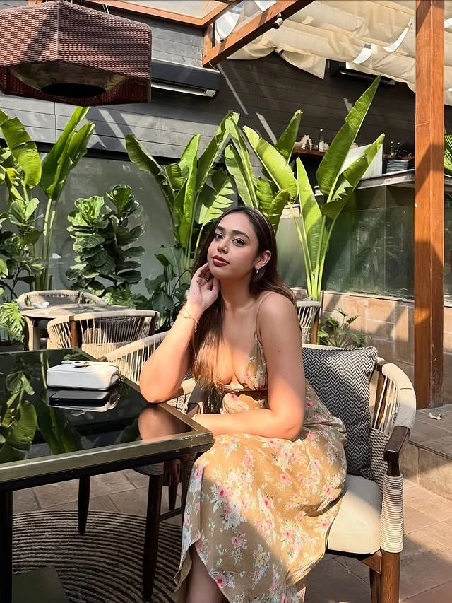 Sheetal – Indian escort in Kolkata — 6 / 7