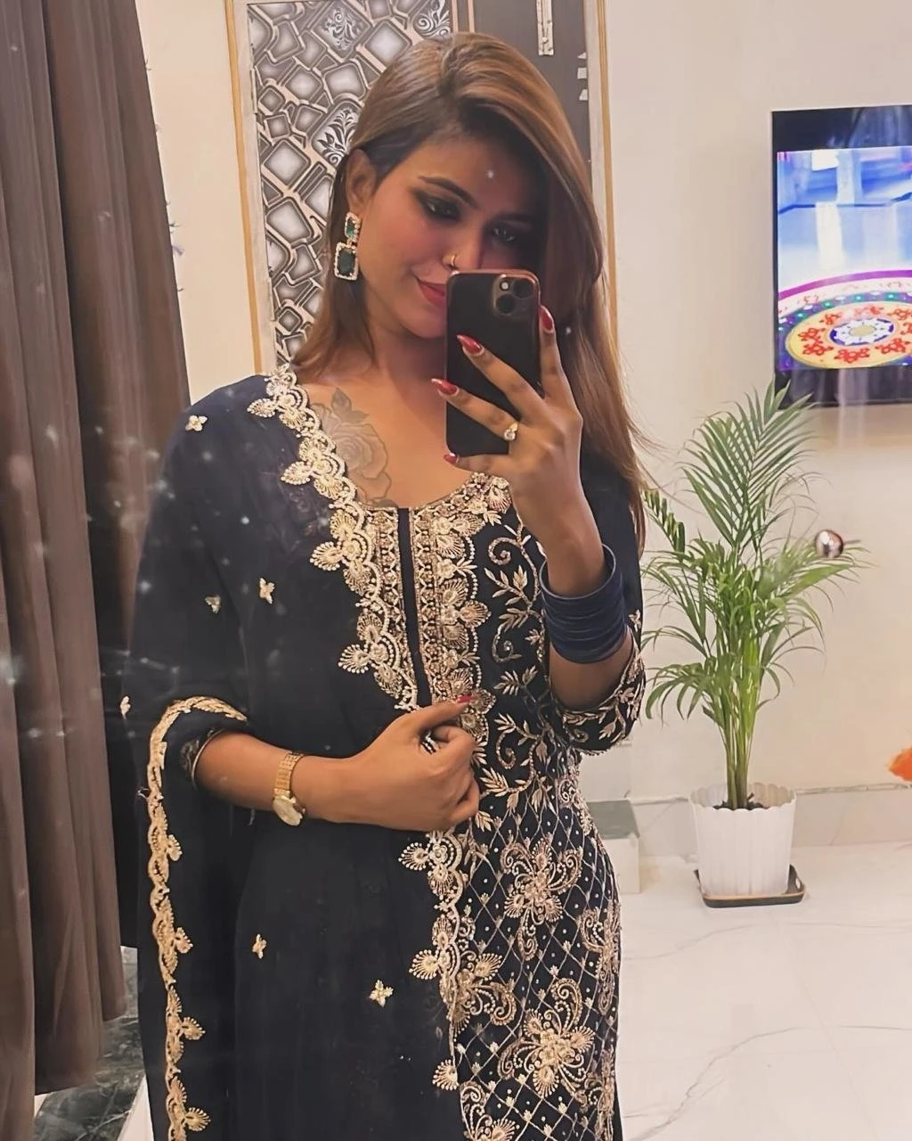 Priyanka..it's only cam service – Antiguans escort in Hyderabad — 2 / 11