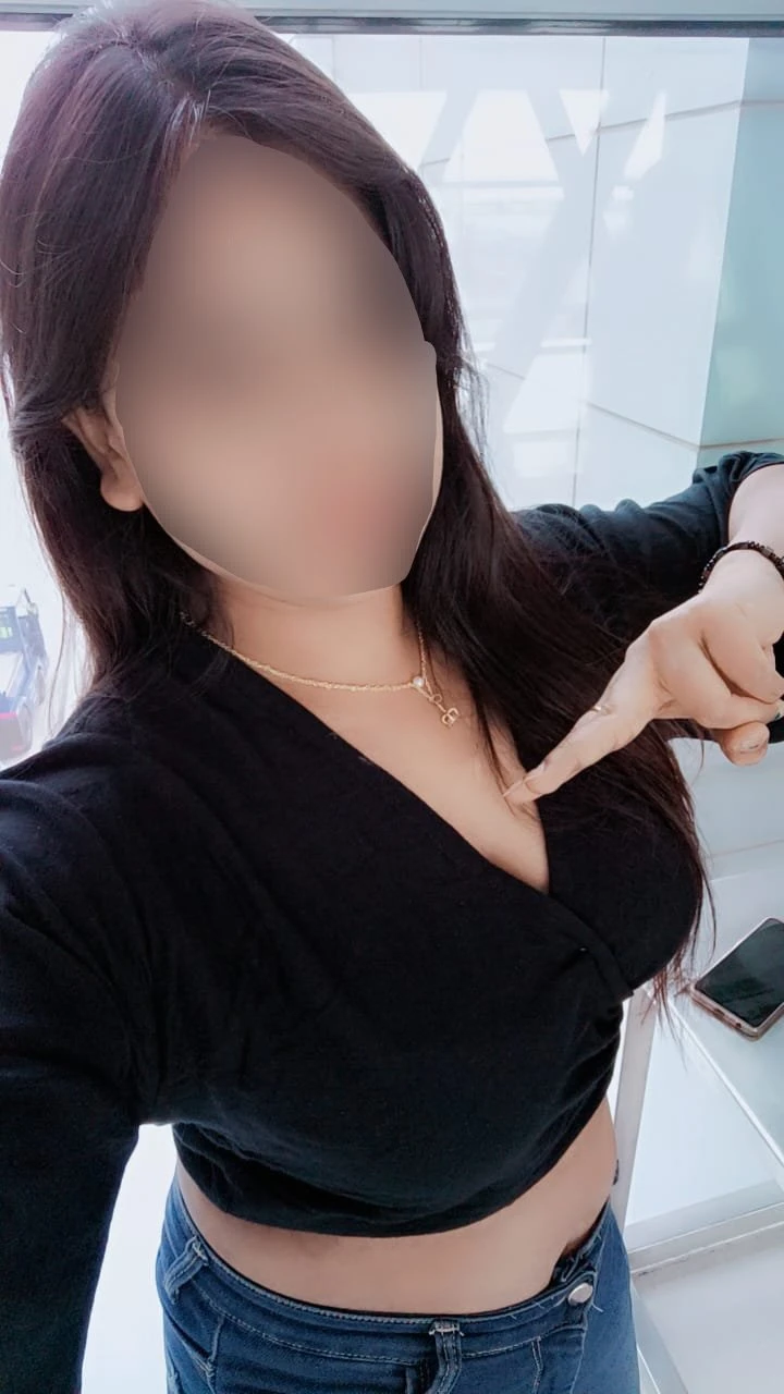 Khusi – Indian escort in Hyderabad — 4 / 5