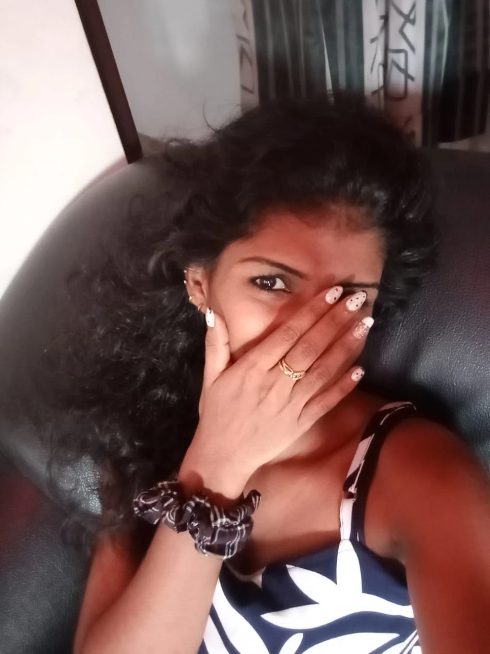 Tan Girl ilaa (Temporary Girl friend) – Sri Lankan escort in Colombo — 3 / 5